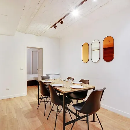 Spacious -2br 8p- Near Nation Apartament Paryż