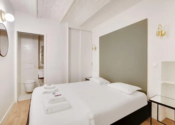 Apartment Spacious -2br 8p- Near Nation Paris