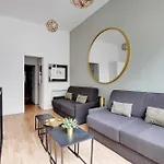 Spacious -2br 8p- Near Nation شقة *