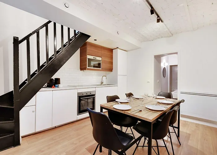 Spacious -2br 8p- Near Nation *